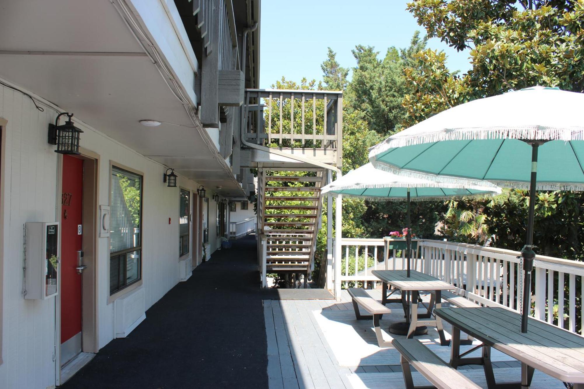 Cedarwood Inn Of Ashland Exterior foto